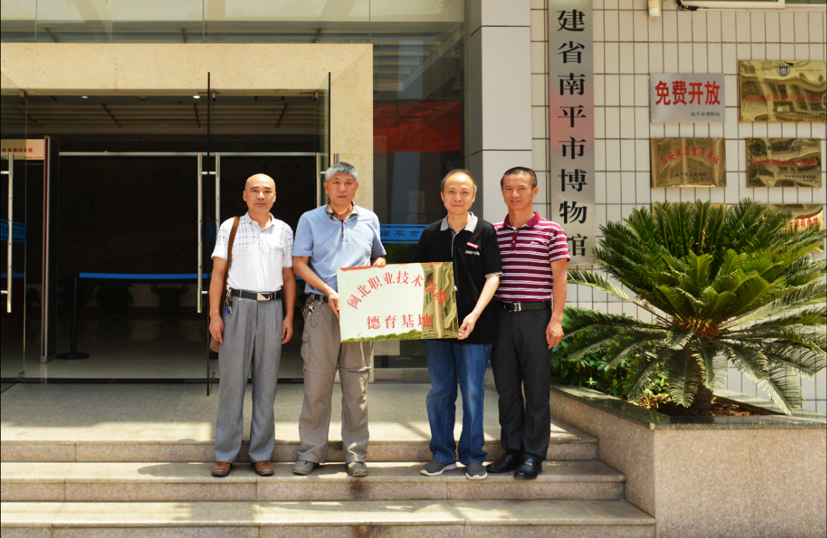 QQ图片20180528101443.png QQ图片20180528101443.png