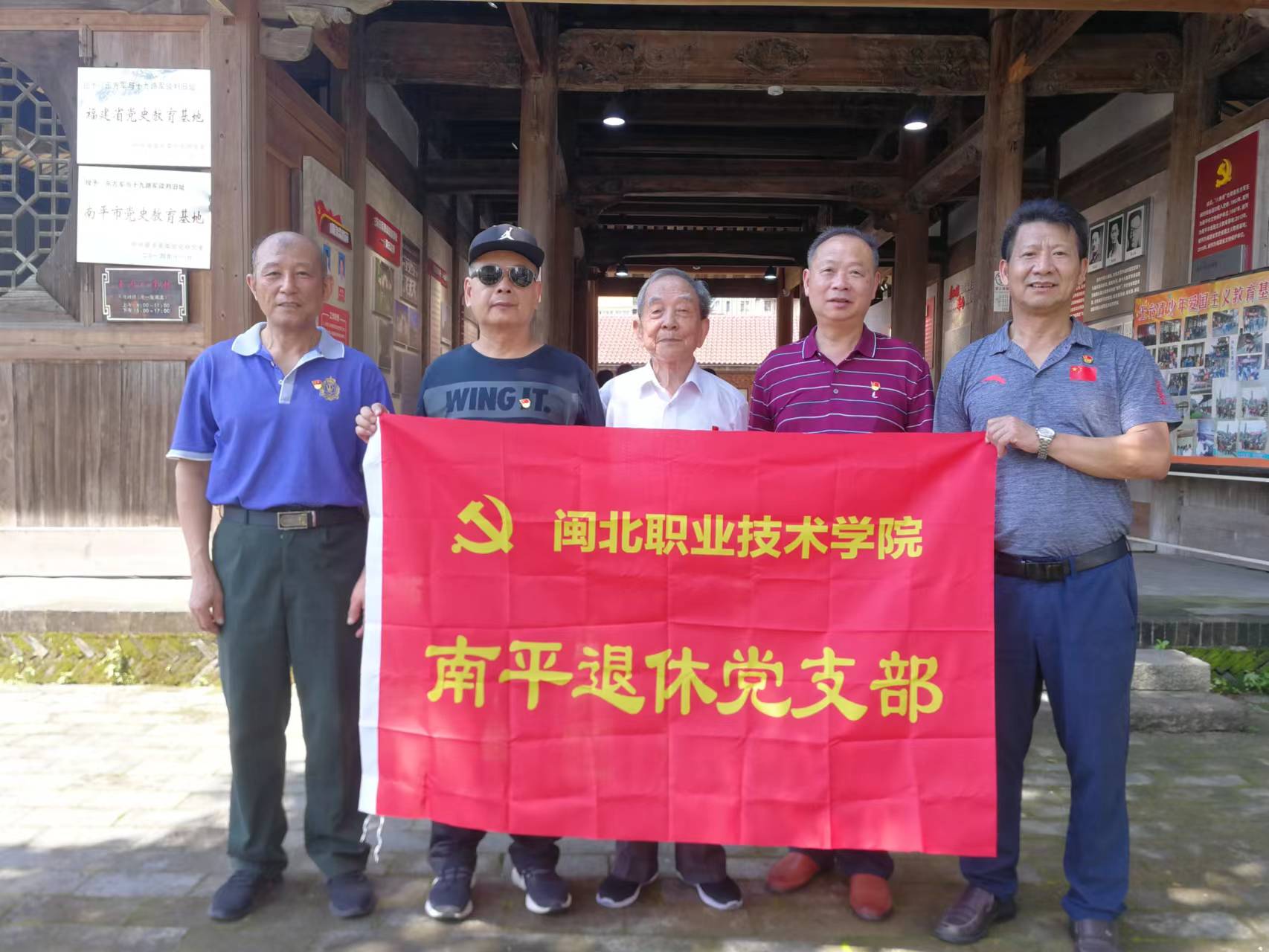 edf3154bf9b8be1d1d0394479351977.jpg edf3154bf9b8be1d1d0394479351977.jpg