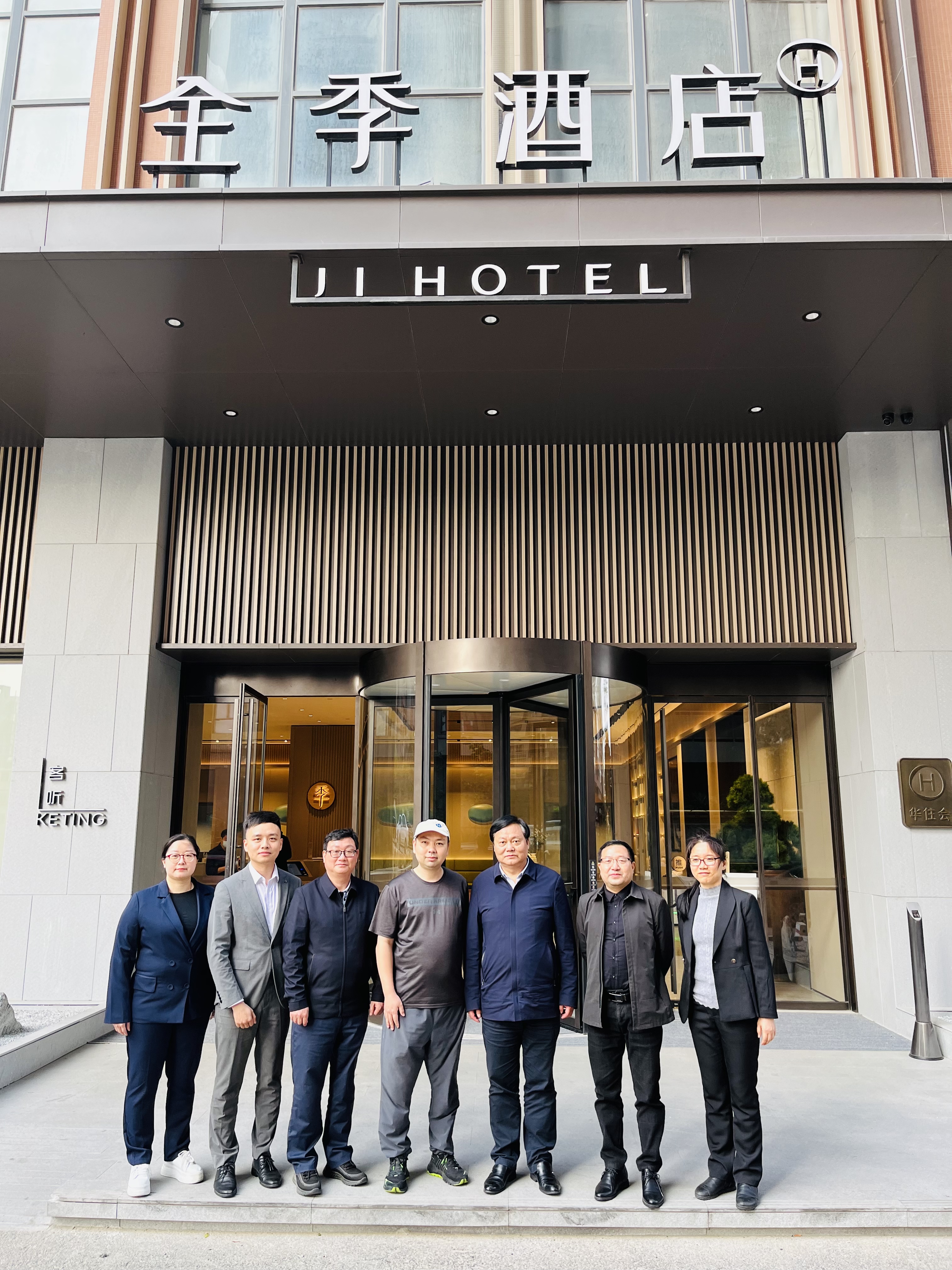 c07f1419c42f326e66808cd059aeae5f_.jpg c07f1419c42f326e66808cd059aeae5f_.jpg