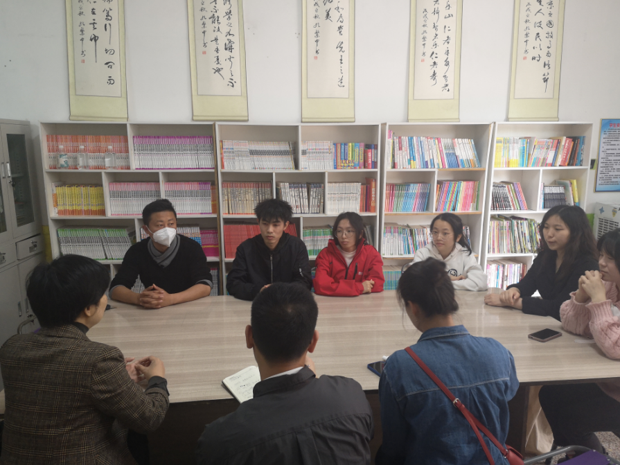 墨轩实习生谈天2.png 墨轩实习生谈天2.png