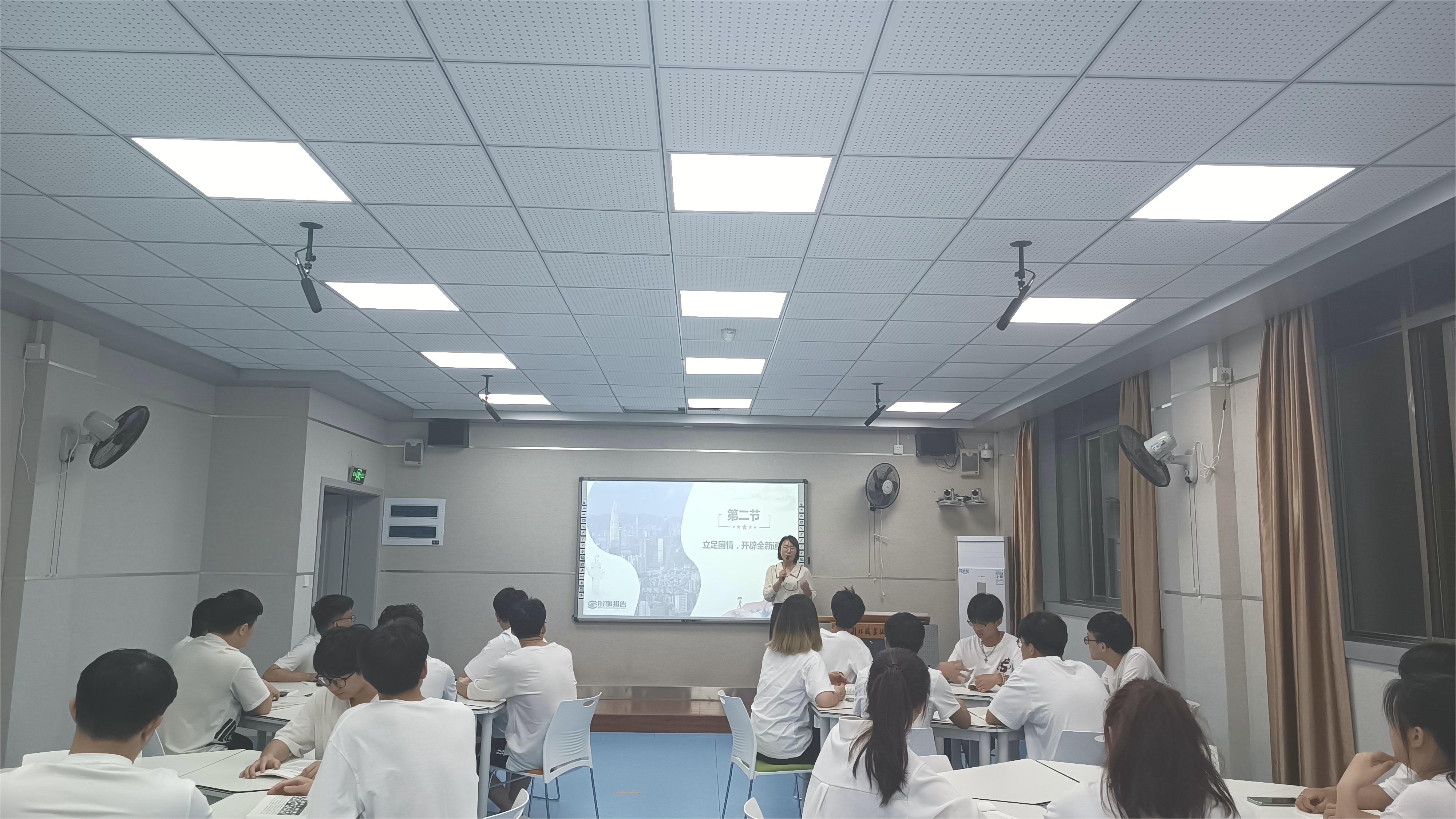 郭文艳1.jpg 郭文艳1.jpg