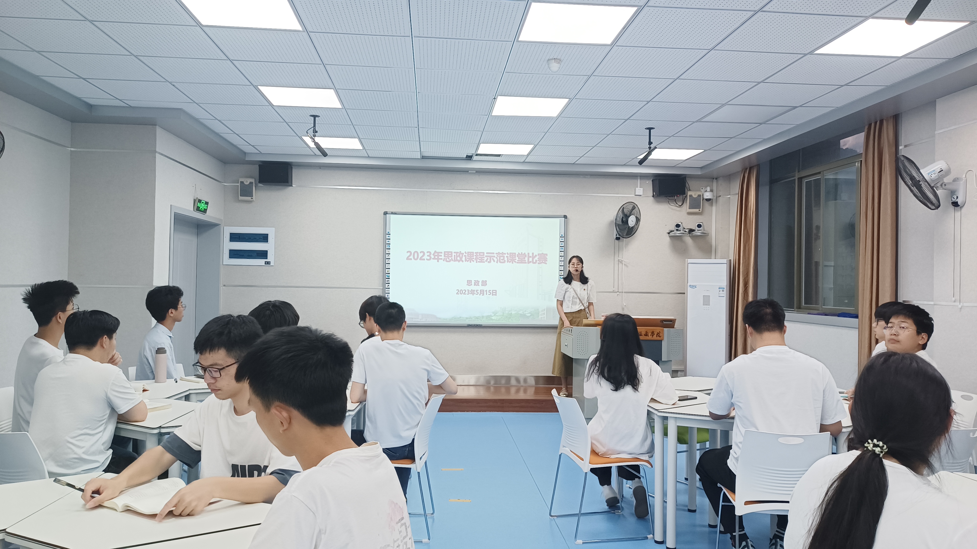 吴芳玉1.jpg 吴芳玉1.jpg