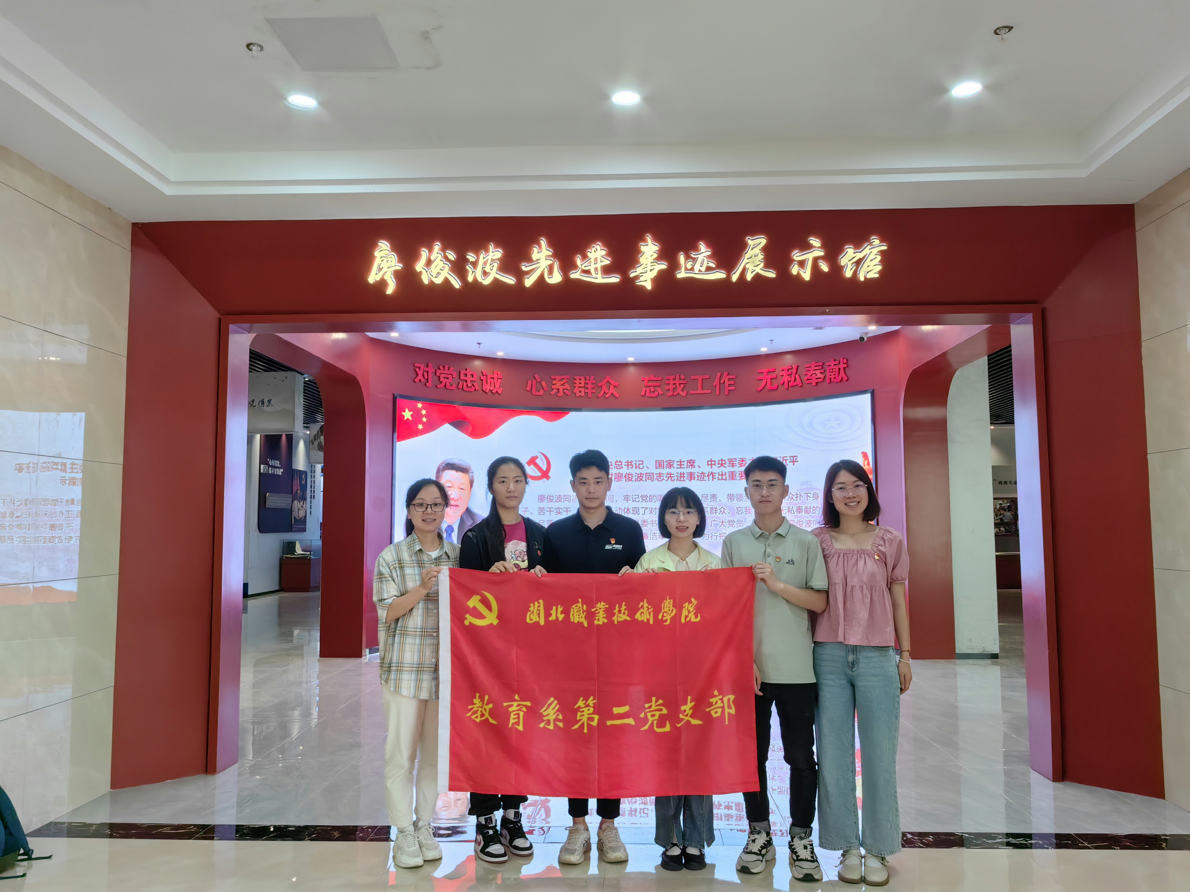 E49B1522A7A81D08DAFC09E7CD194186.png E49B1522A7A81D08DAFC09E7CD194186.png