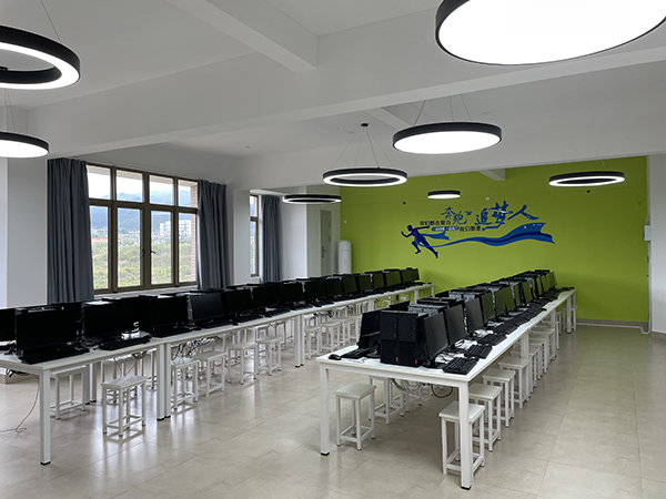 401 Java程序设计实训室.jpg