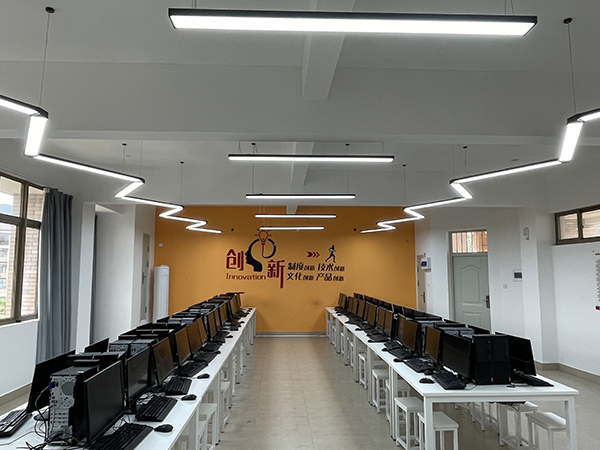 404 web前端开发实训室.jpg