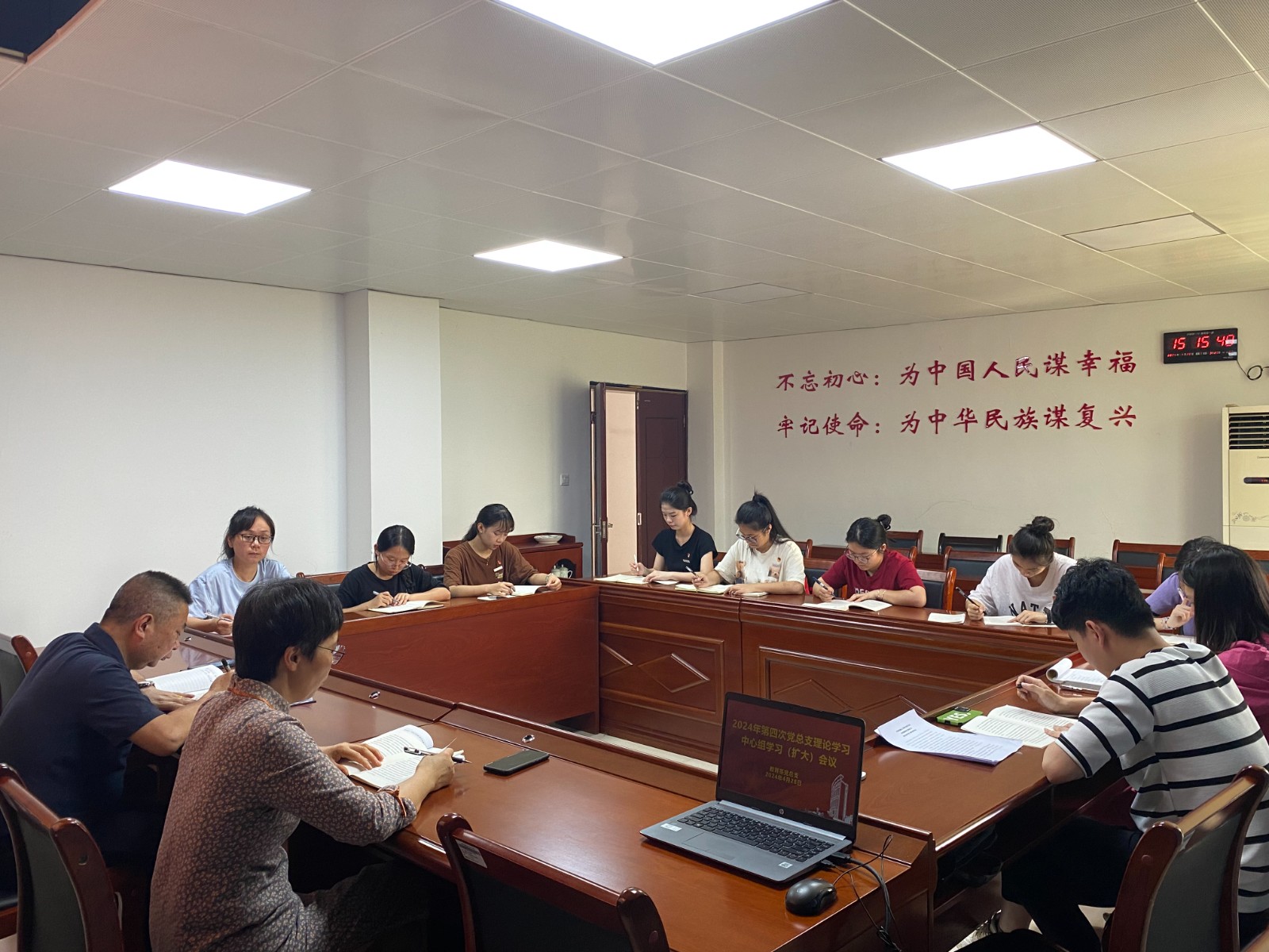 3448867a6fd9730b06ff491c6609295.jpg 3448867a6fd9730b06ff491c6609295.jpg