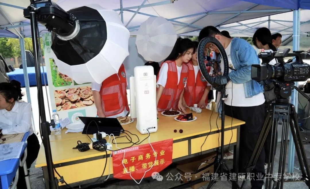 18.webp.jpg 18.webp.jpg