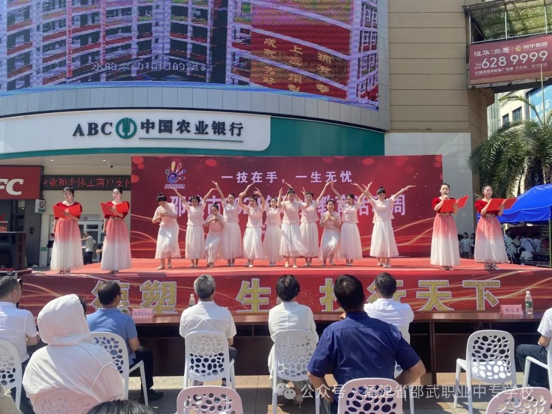 1.webp.jpg 1.webp.jpg