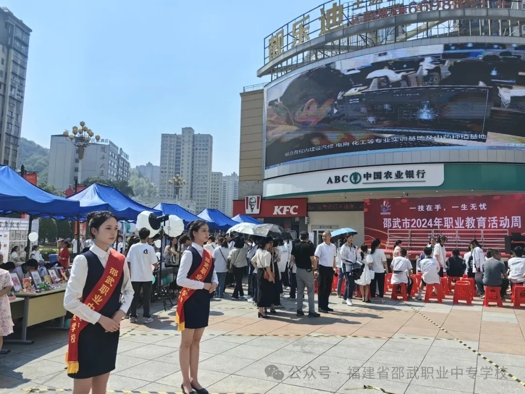 2.webp.jpg 2.webp.jpg