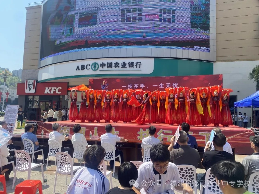 4.webp.jpg 4.webp.jpg