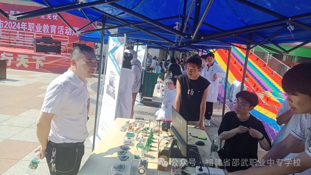 15.webp.jpg 15.webp.jpg