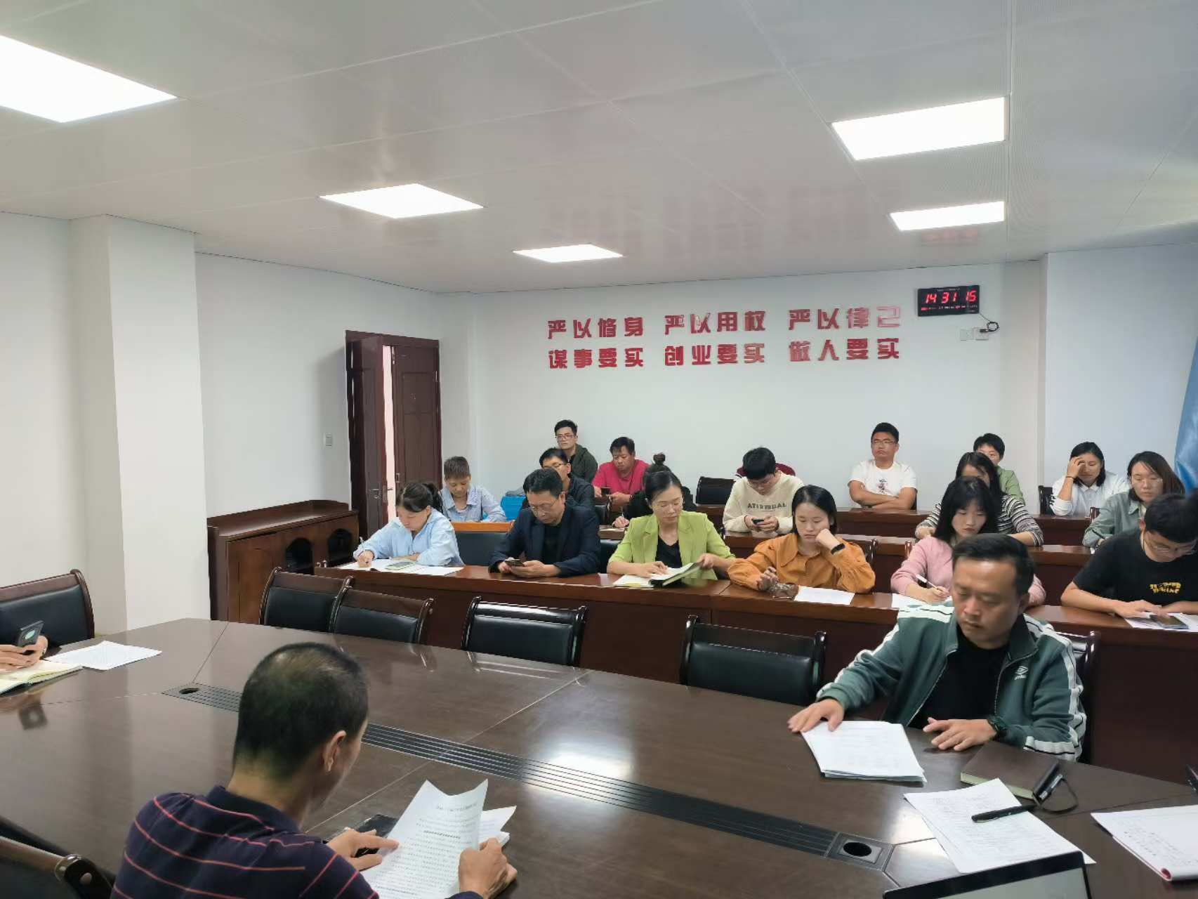 816f7d4bb286c9e5ac7e72c9f069b0a.jpg 816f7d4bb286c9e5ac7e72c9f069b0a.jpg