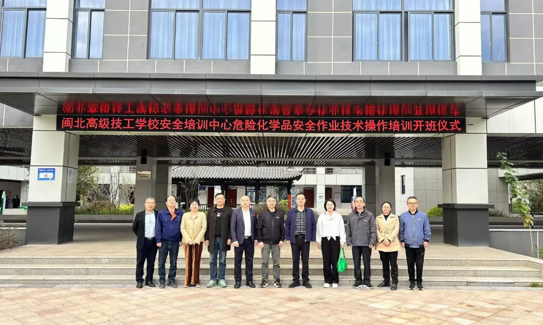 2.webp.png 2.webp.png