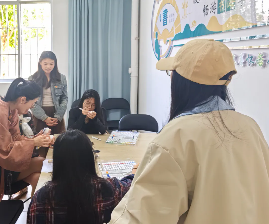 “弘扬雷锋精神,传承民族文化”主题党日3.webp.png “弘扬雷锋精神🟩,传承民族文化”主题党日3.webp.png