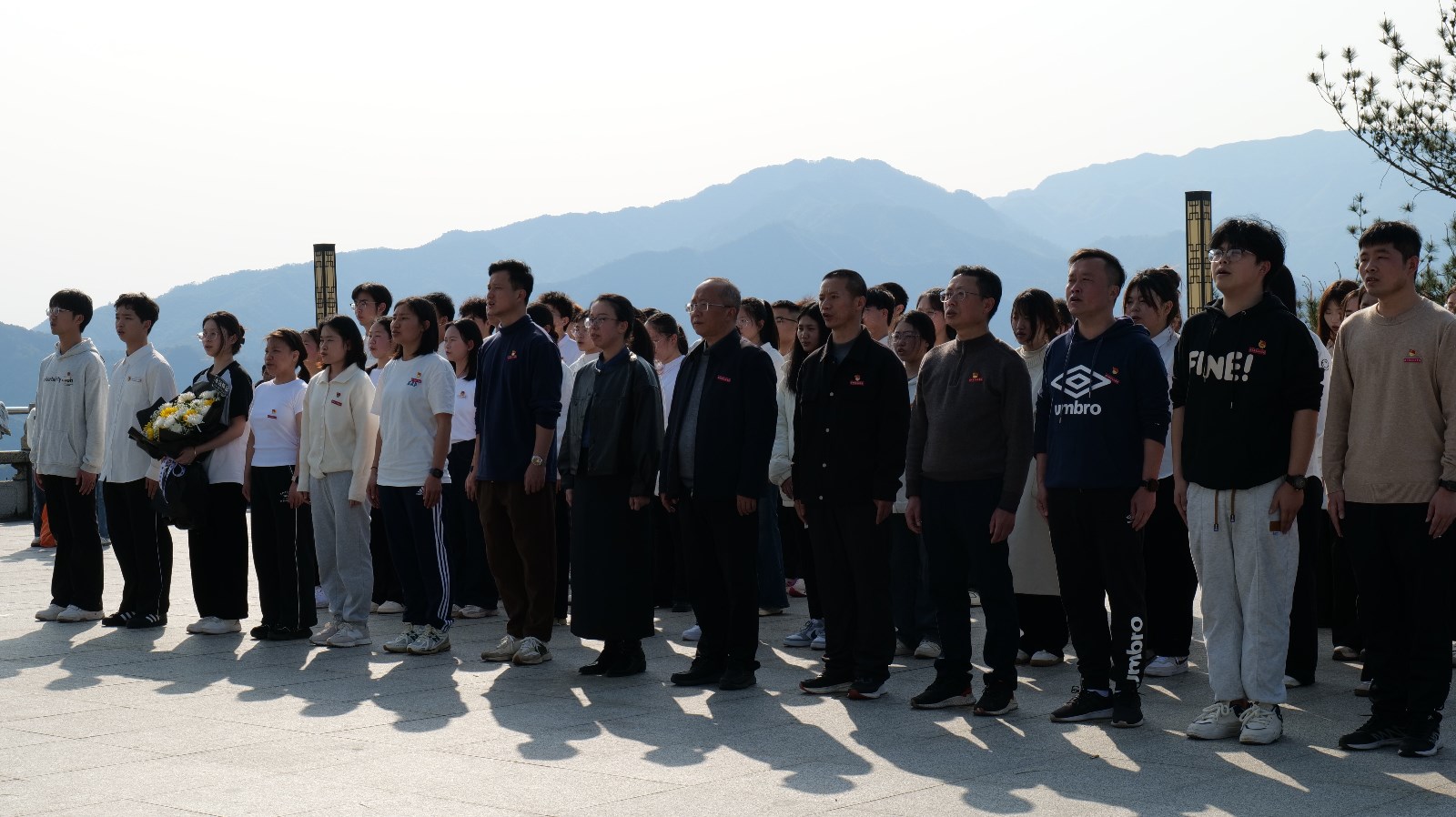 唱国歌.jpg 唱国歌.jpg