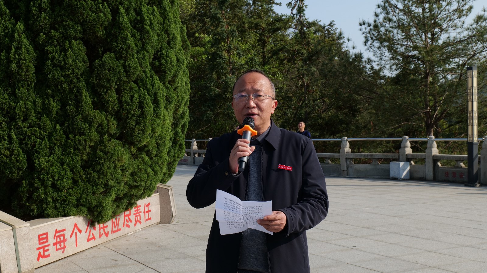 书记致辞.jpg 书记致辞.jpg