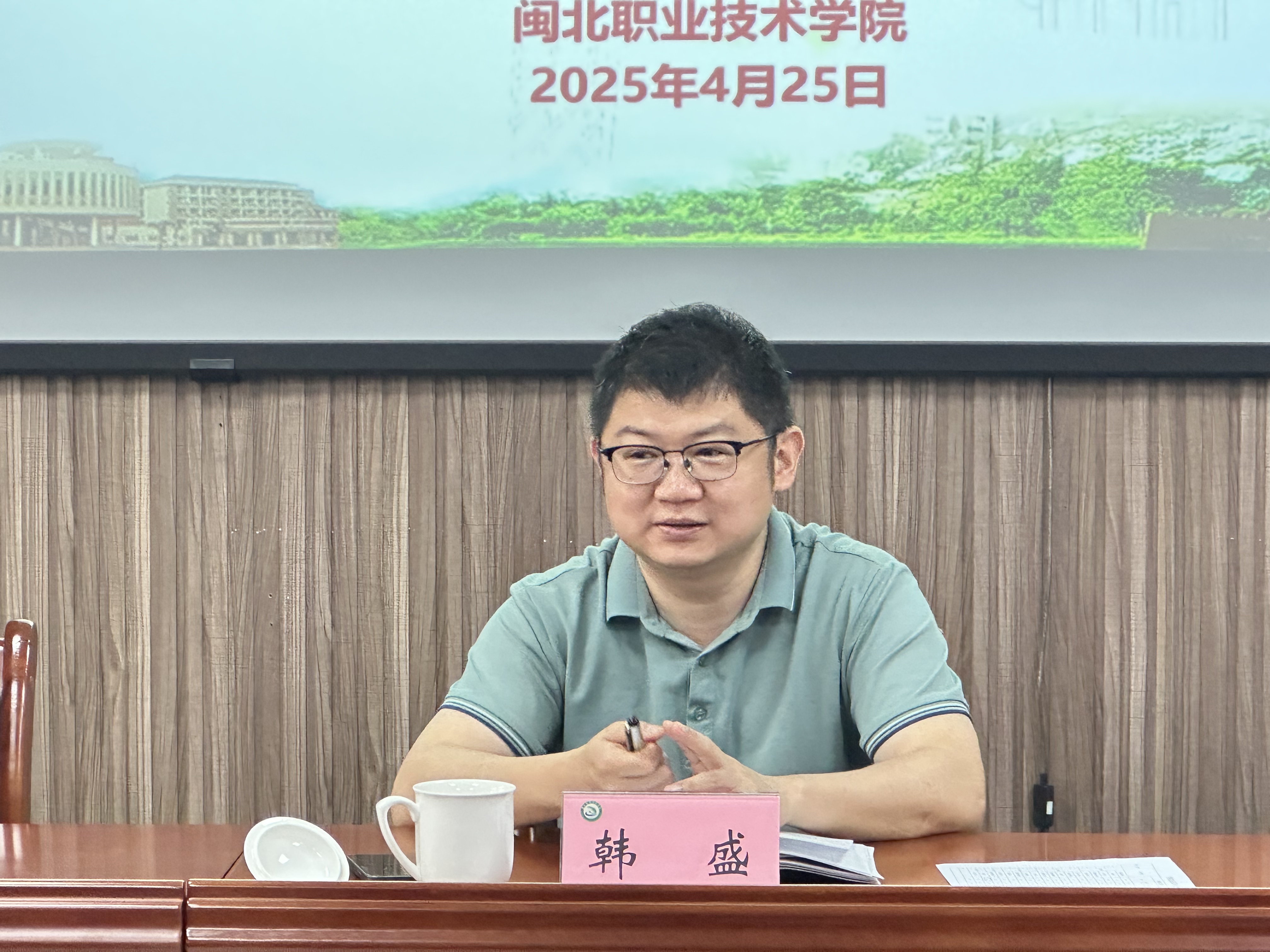 b45a8527ef9a4a85c5f85659939e00c.jpg b45a8527ef9a4a85c5f85659939e00c.jpg