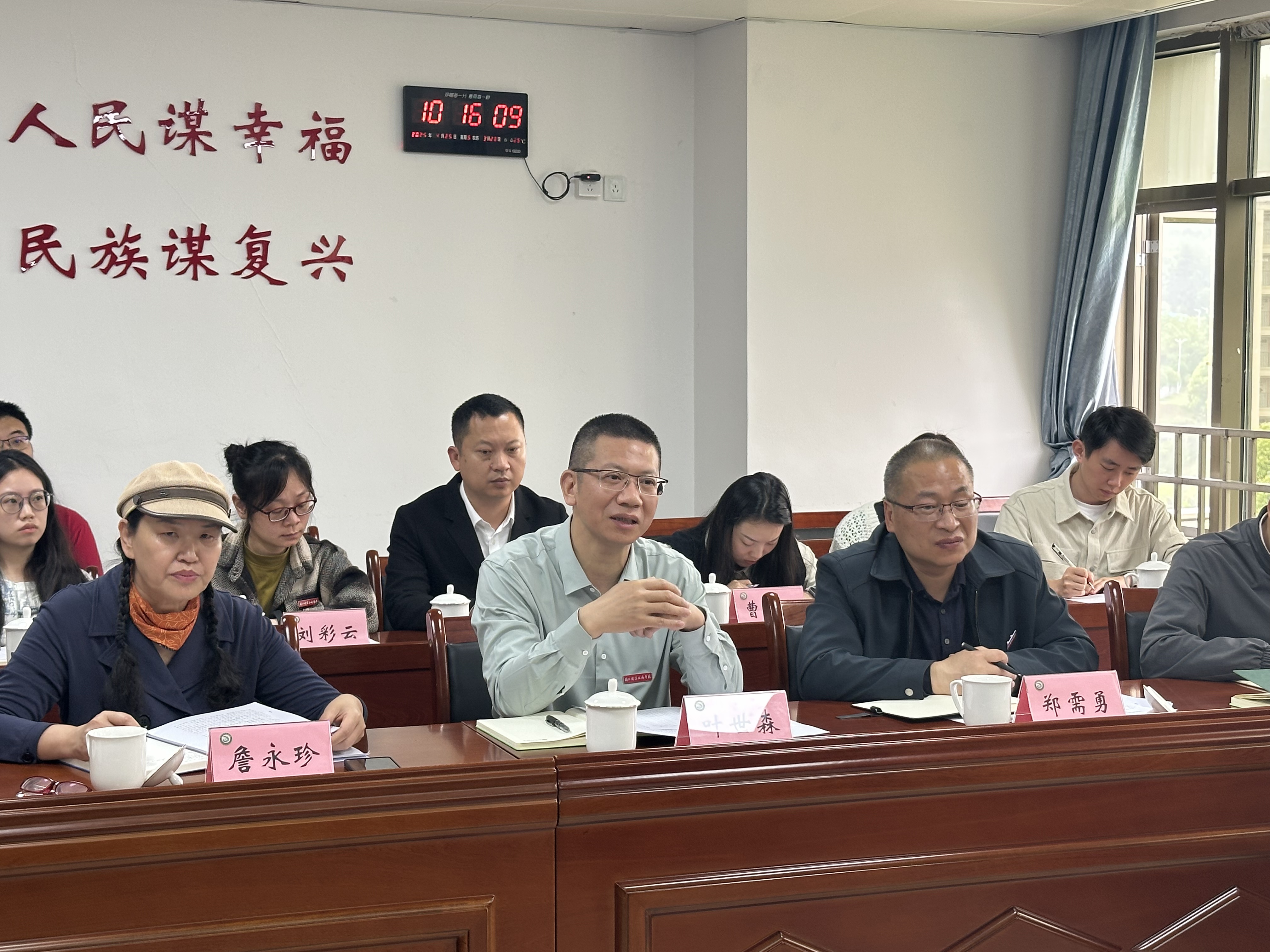 31d1a4ed737a717fc5fac9f70133c57.jpg 31d1a4ed737a717fc5fac9f70133c57.jpg