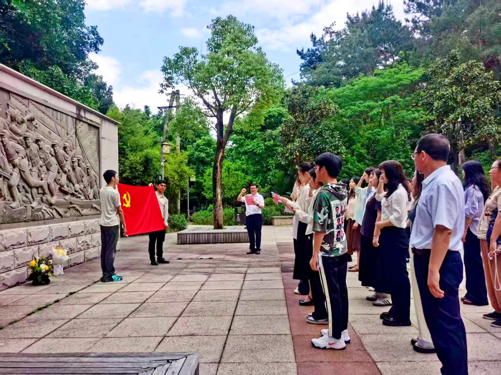 学习长江支队精神主题党日3.jpg 学习长江支队精神主题党日3.jpg