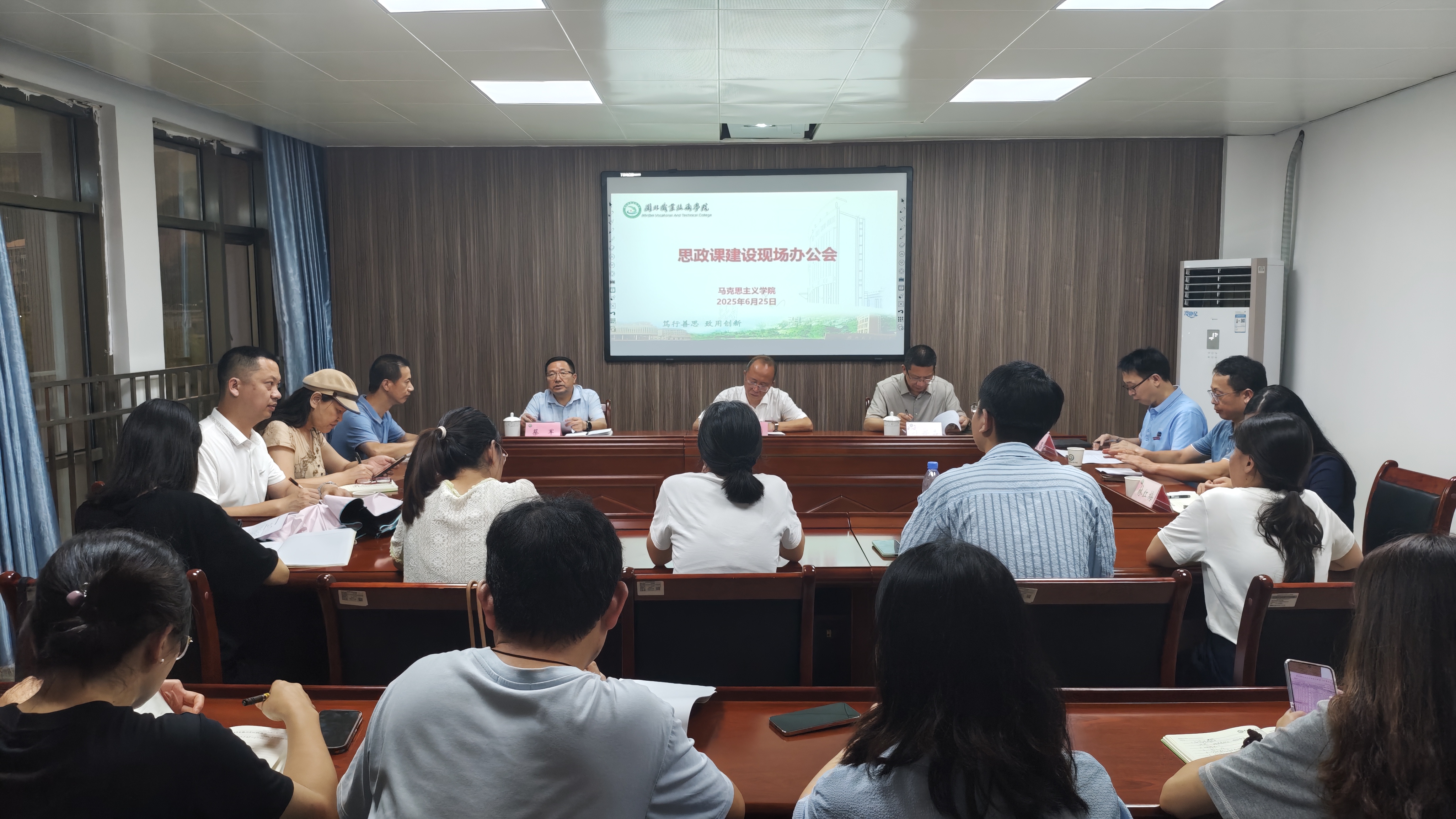 98dc211a23c0761b11a4d196353ee9a.jpg 98dc211a23c0761b11a4d196353ee9a.jpg